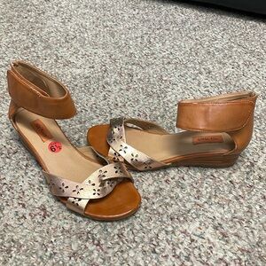 Miz mooz Pegasus ankle strap sandals